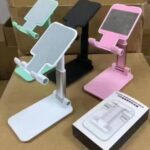 Foldable phone holder
