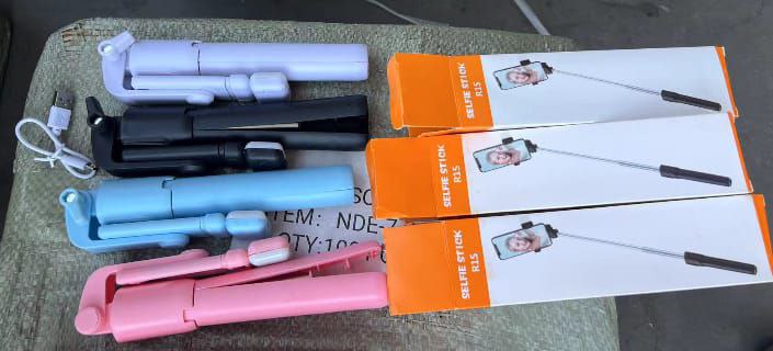 IMG_0798 Selfie stick with light - Image 1